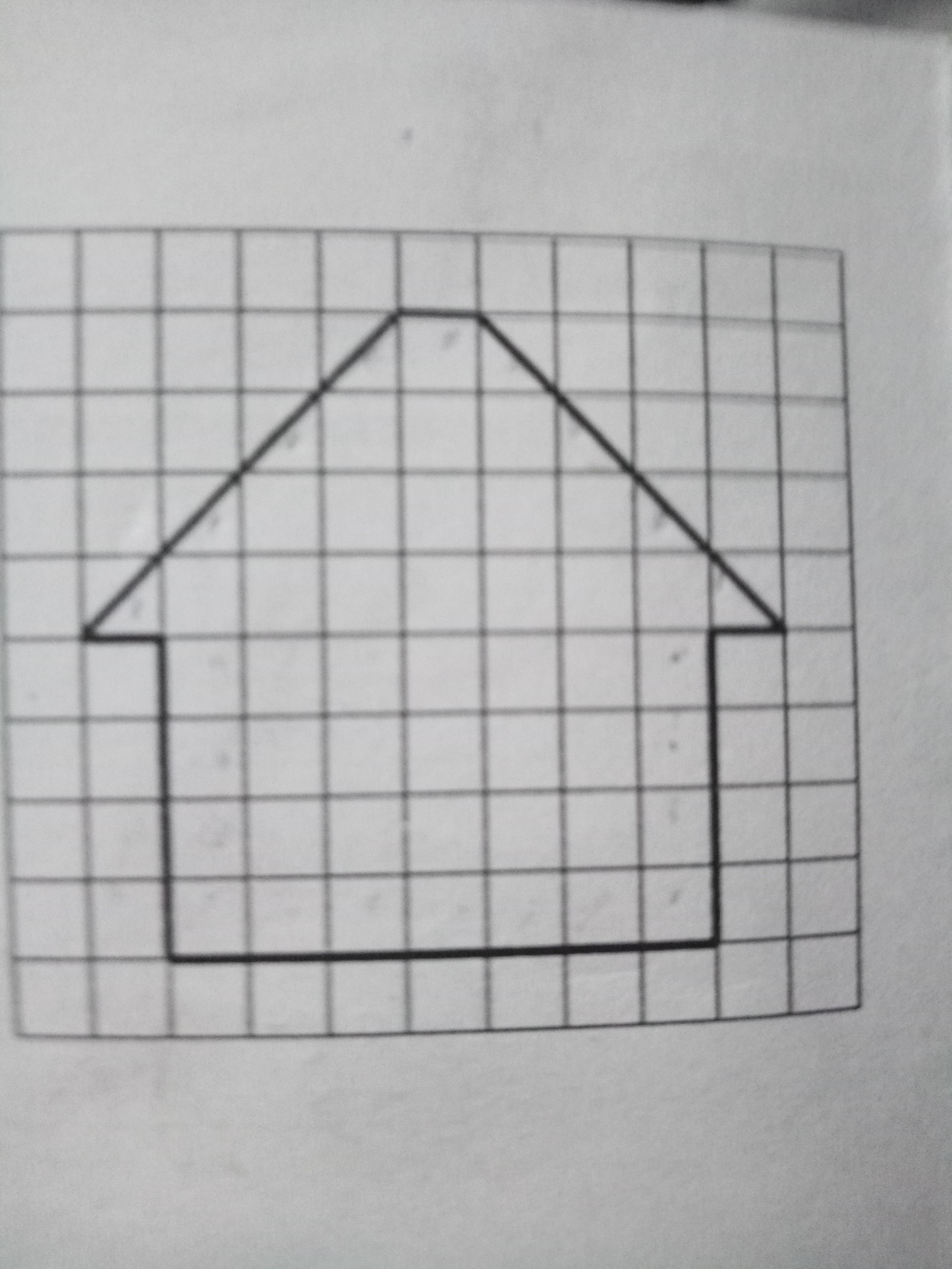 Витя нарисовал домик на клетчатой бумаге со стороной клетки 1 см найдите площадь получившейся фигуры