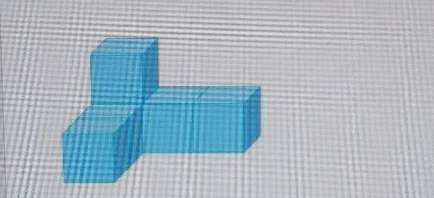 Из одинаковых кубиков изобразили стороны коробки. Фигуру из одинаковых кубиков поместили в коробку. Изображенную фигуру из кубиков поместили в коробку. Изображенную на рисунке фигуру из кубиков поместили в коробку.