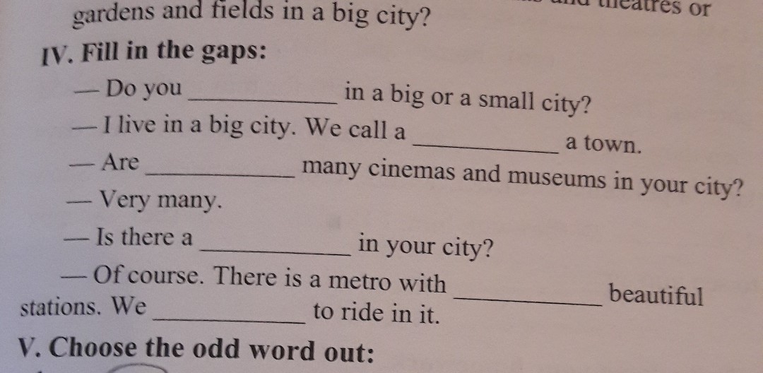 Учебник по английскому языку 4 класс. Кто где когда на английском. Одна четвертая на английском языке. Учебник английского языка 4. Module 2 spotlight 4 класс.